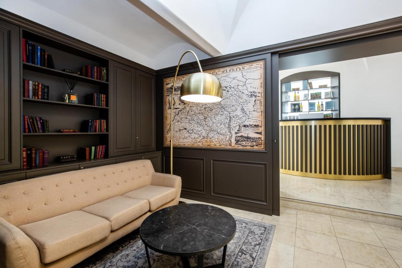 Zamecky Hotel Anton Florian Вальтице Екстер'єр фото