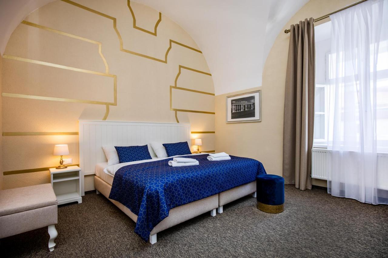 Zamecky Hotel Anton Florian Вальтице Екстер'єр фото