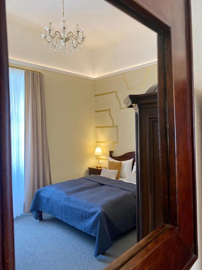 Zamecky Hotel Anton Florian Вальтице Екстер'єр фото
