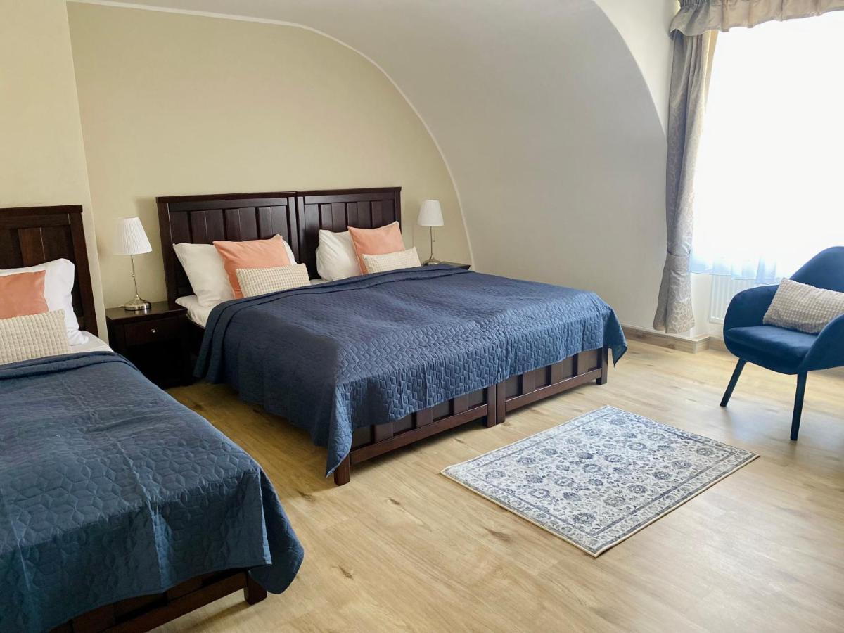Zamecky Hotel Anton Florian Вальтице Екстер'єр фото