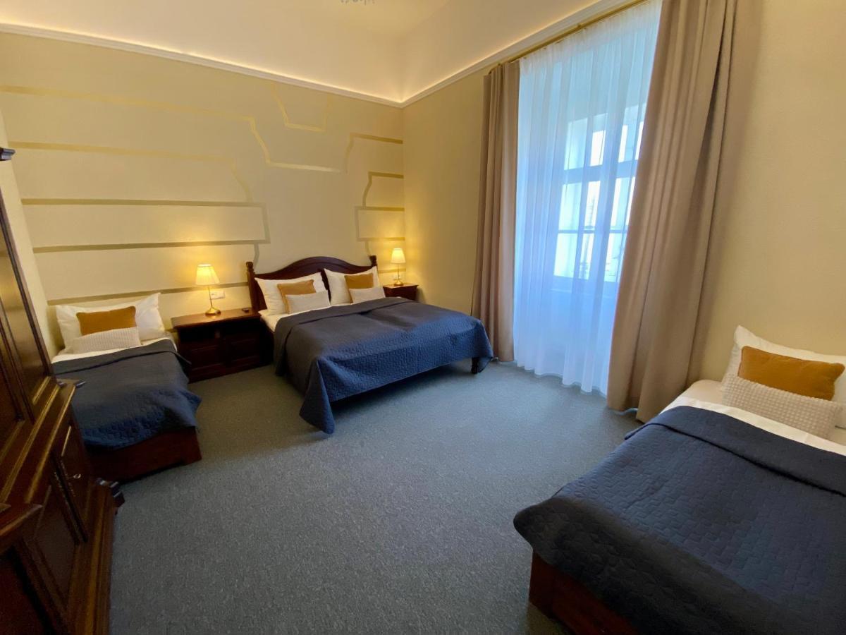 Zamecky Hotel Anton Florian Вальтице Екстер'єр фото