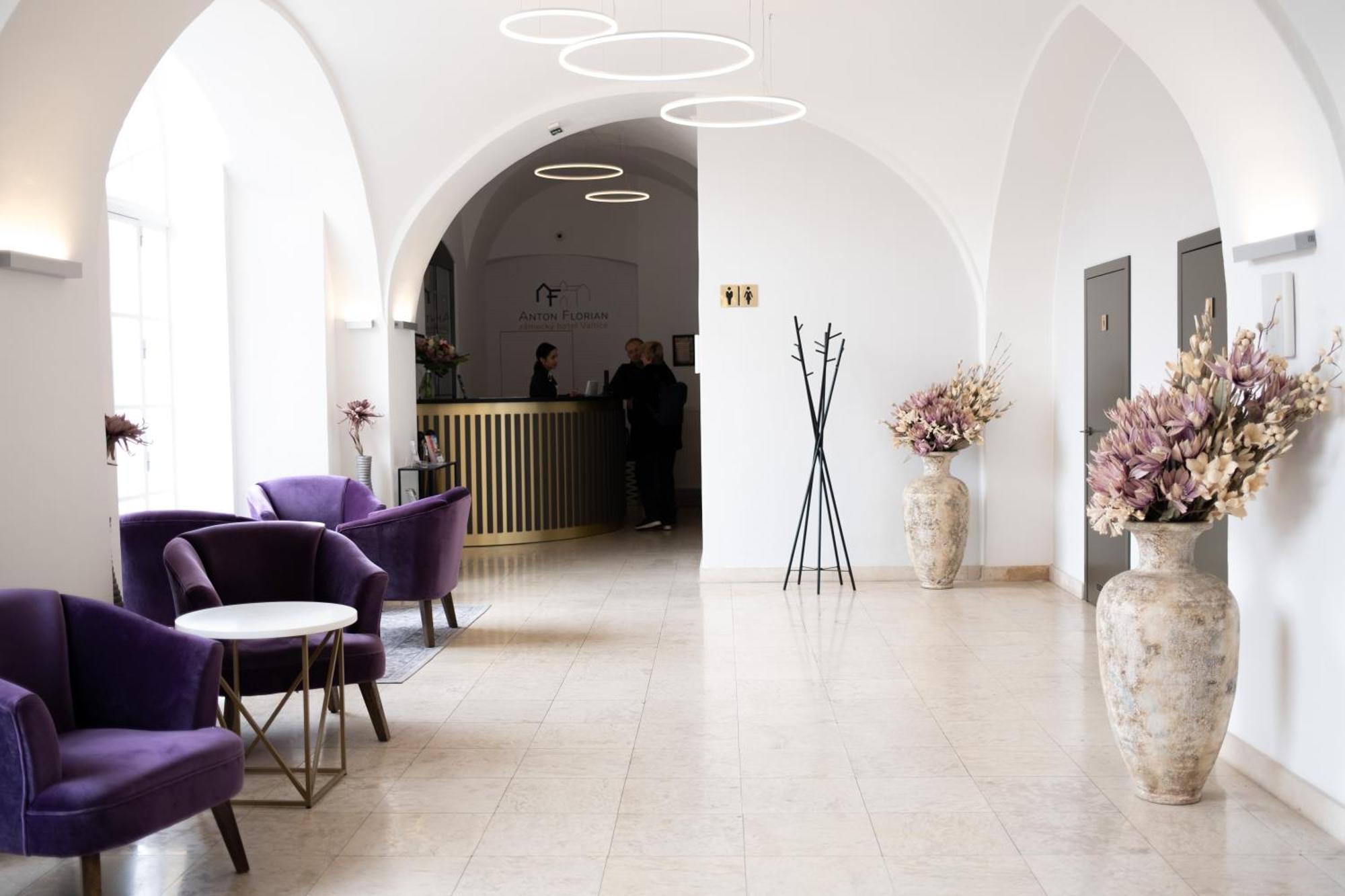 Zamecky Hotel Anton Florian Вальтице Екстер'єр фото