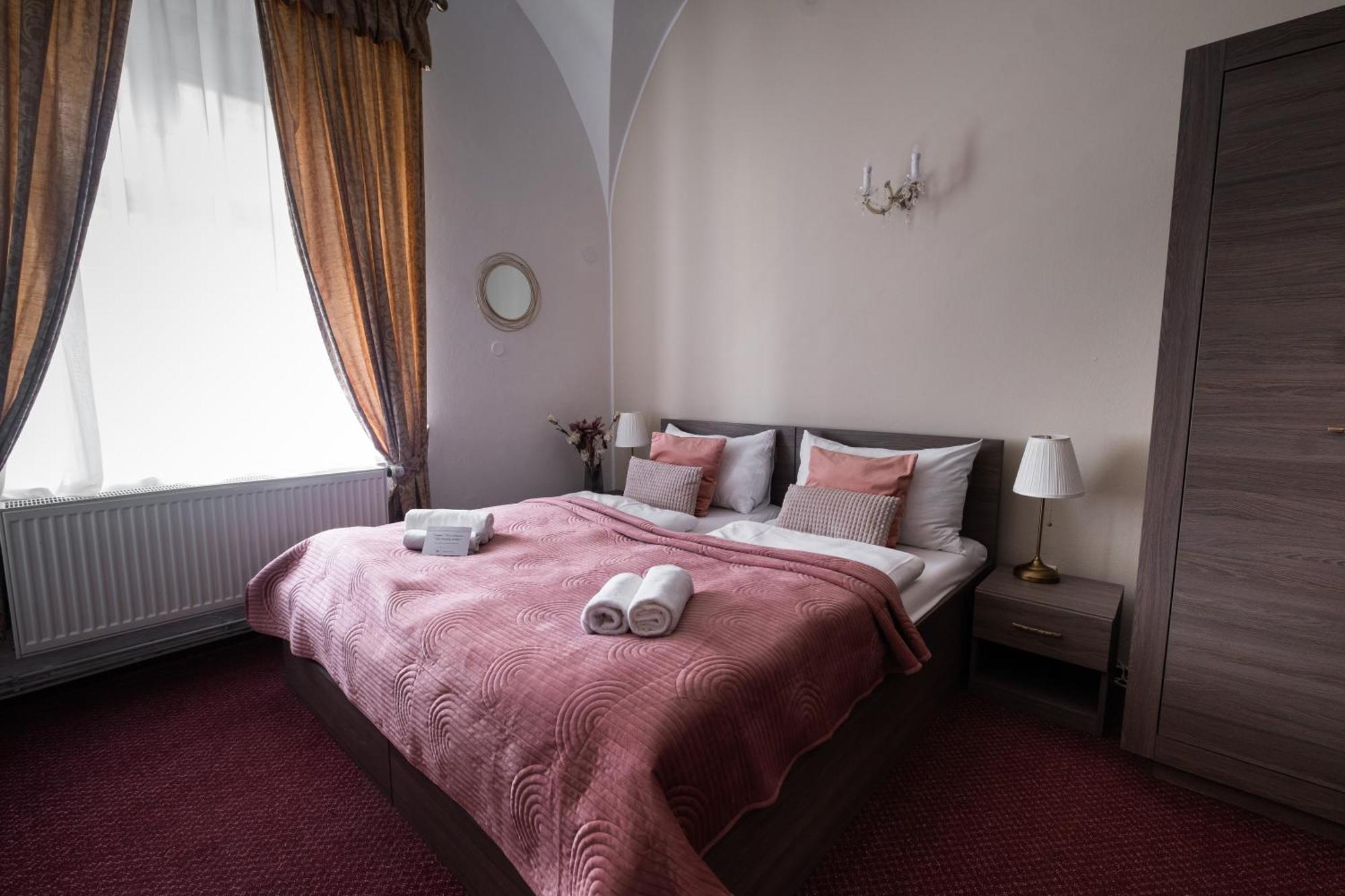Zamecky Hotel Anton Florian Вальтице Екстер'єр фото
