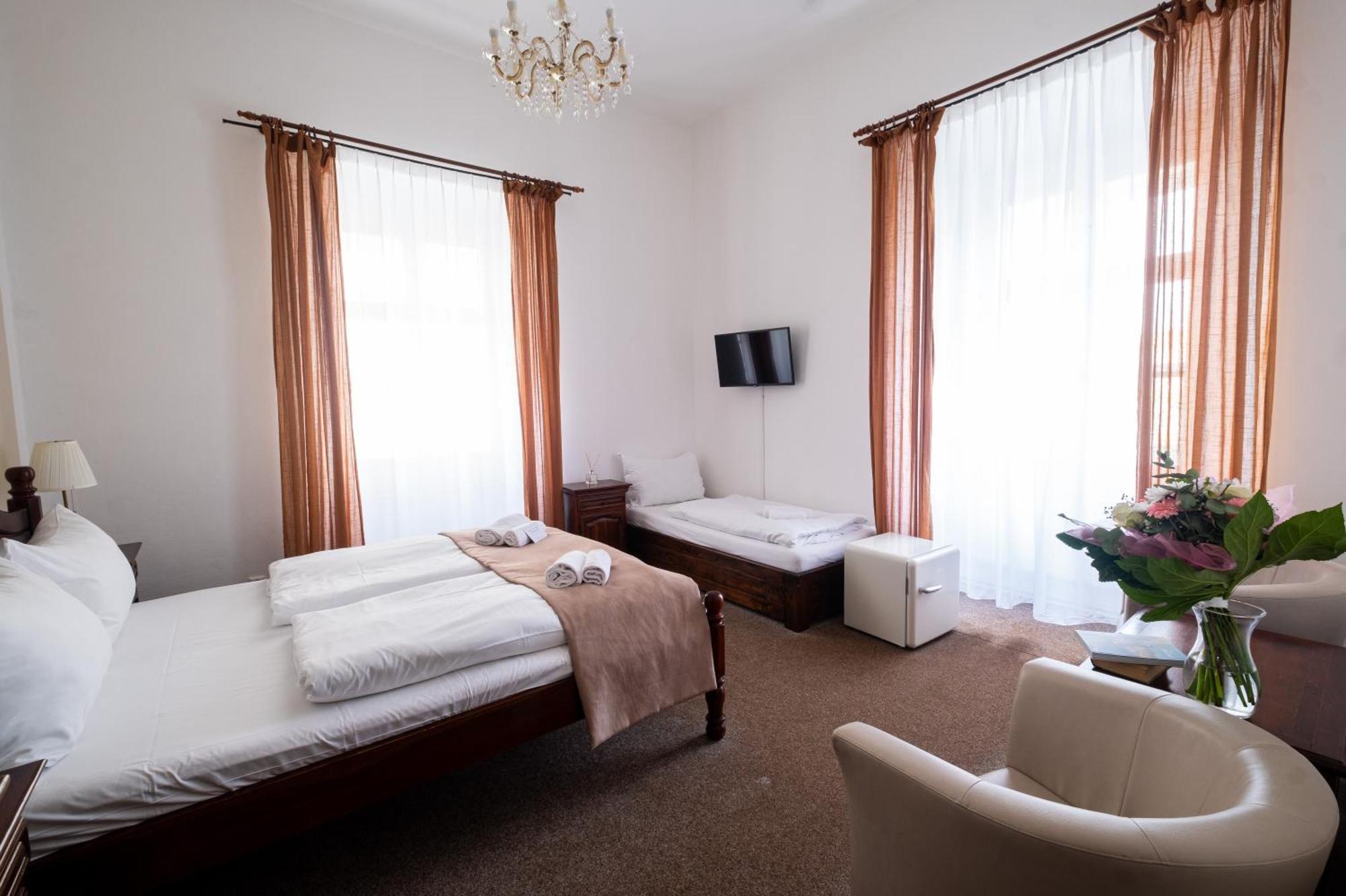 Zamecky Hotel Anton Florian Вальтице Екстер'єр фото