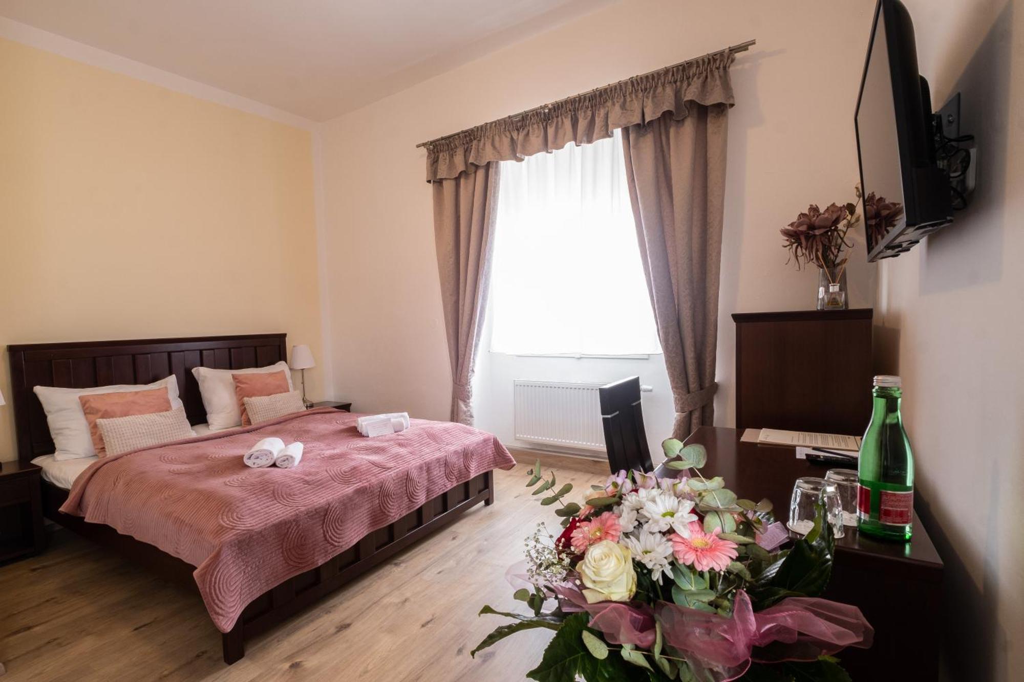 Zamecky Hotel Anton Florian Вальтице Екстер'єр фото
